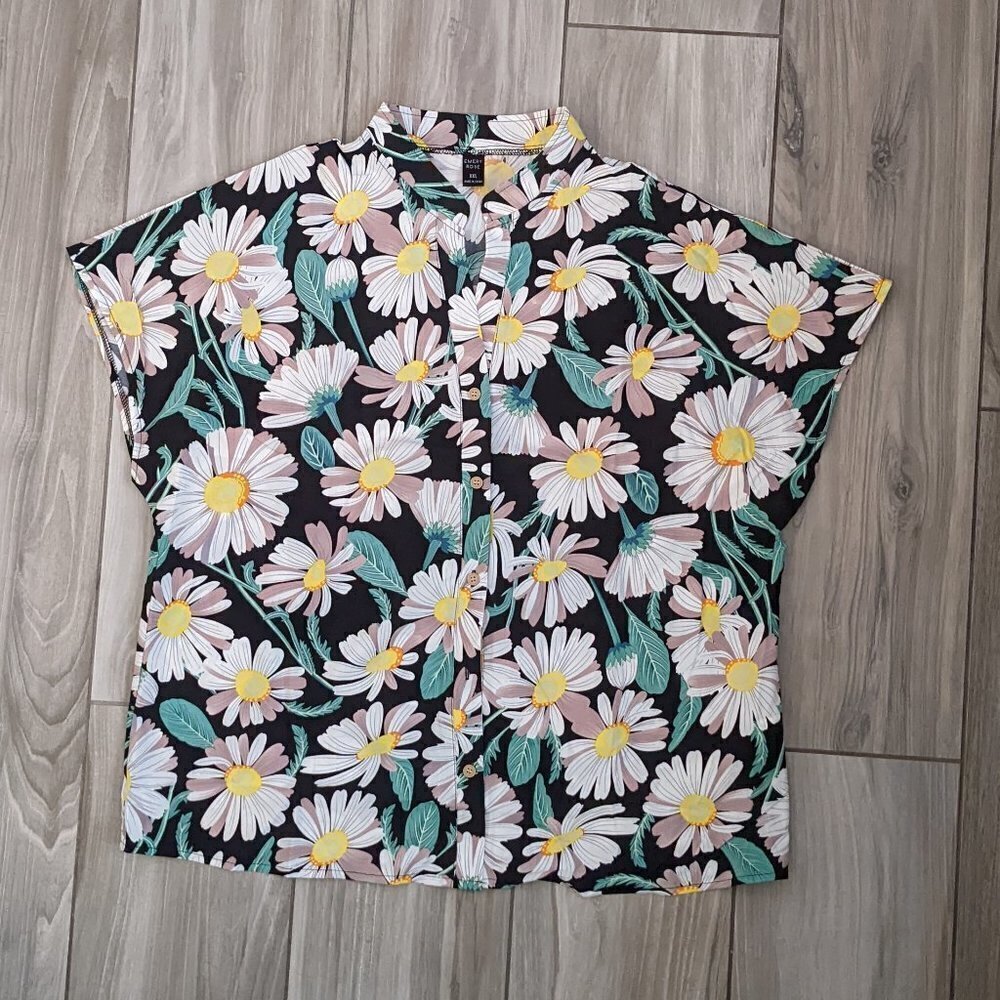 Emery Rose Batwing Floral Button Down